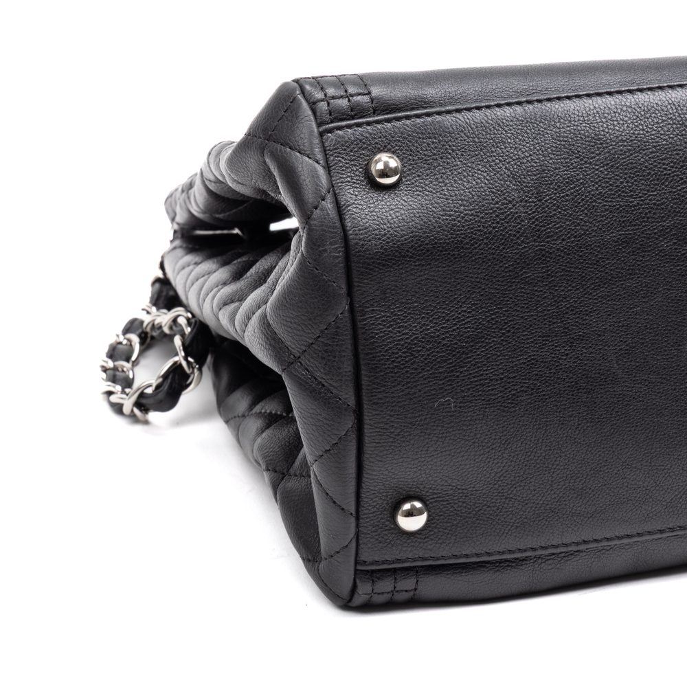 Chanel CC Drawstring Chain Tote - Picture 7 of 11